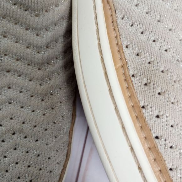 UGG Sammy Chevron Metallic Knit Slip-on Sneakers in Oyster Beige, size 8 - Picture 14 of 16